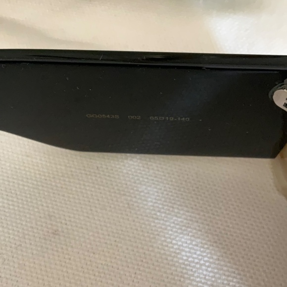 GUCCI  Acetate Rectangular Flap GG0543S Sunglasses White Black - Picture 6 of 7